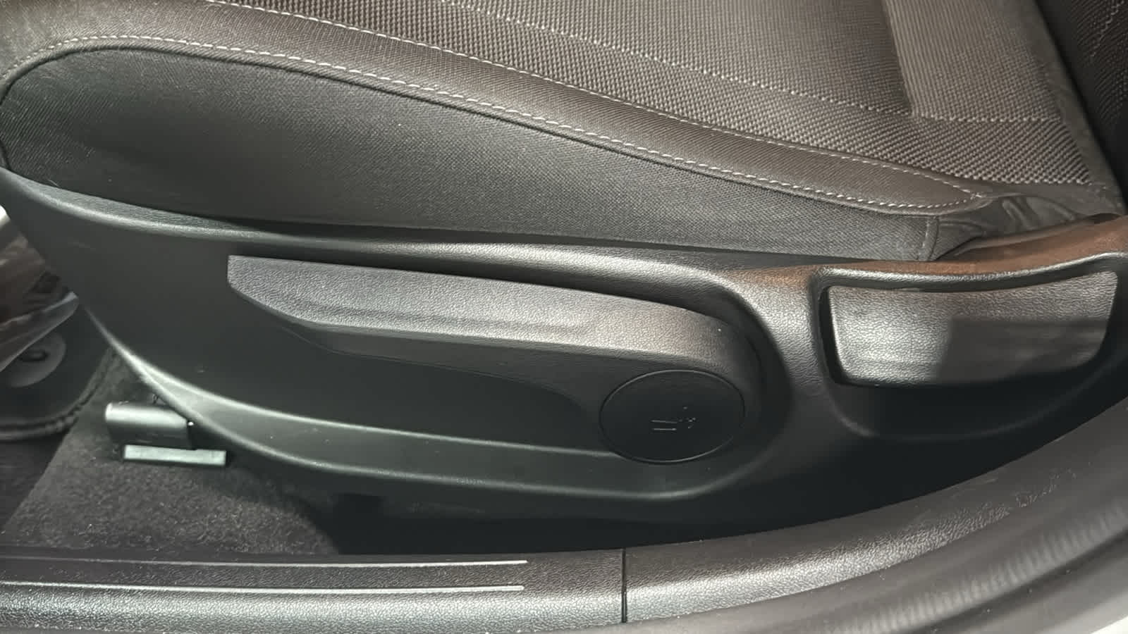 2022 Hyundai Elantra SE - Photo 17