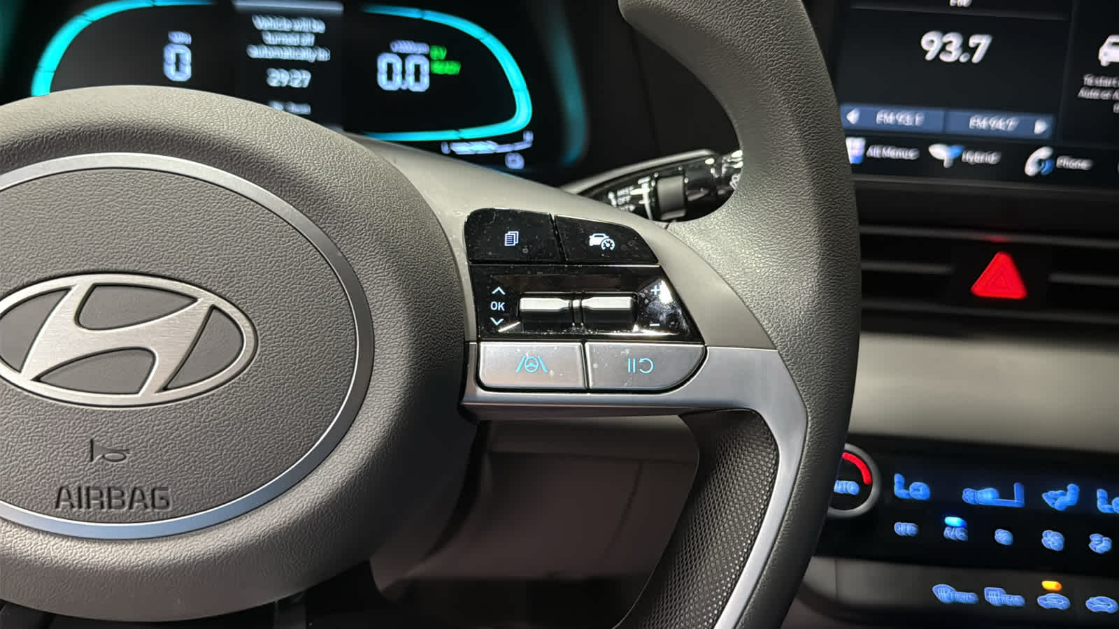 2025 Hyundai Elantra Blue - Photo 13