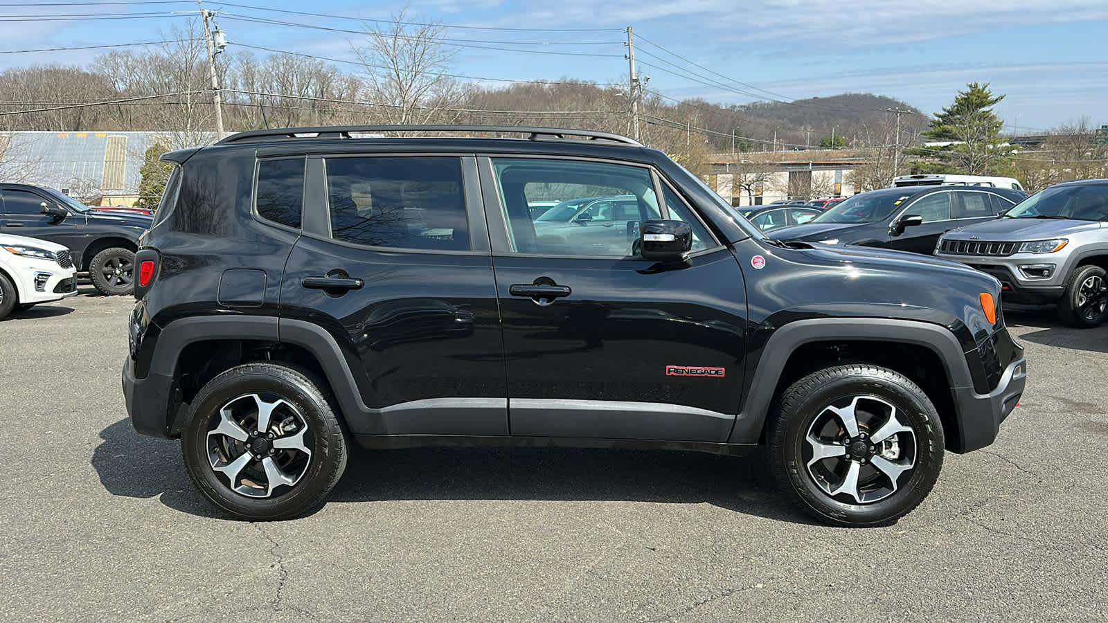 Used 2022 Jeep Renegade Trailhawk with VIN ZACNJDC15NPN71464 for sale in Danbury, CT