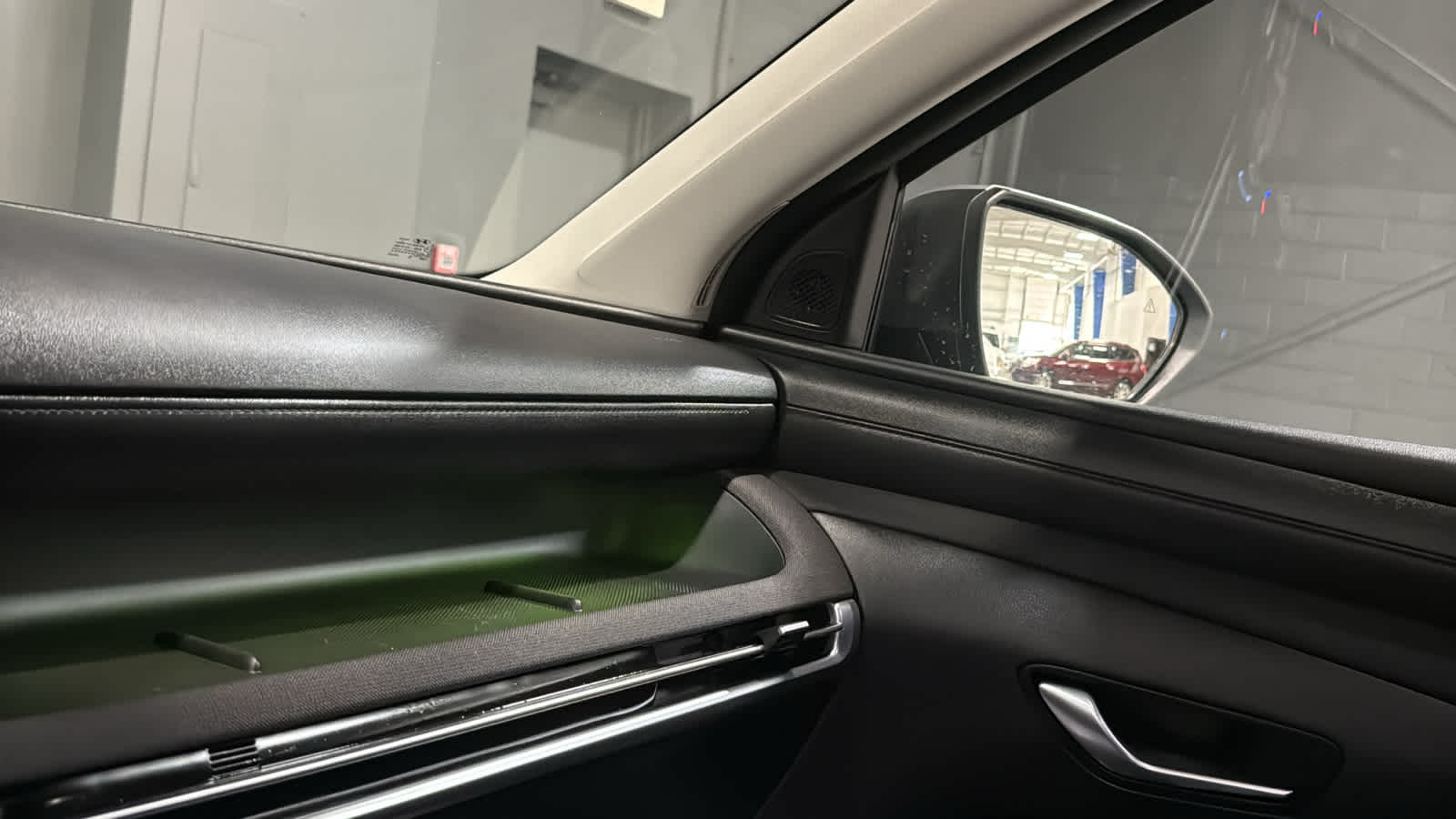 2025 Hyundai Tucson Limited - Photo 17