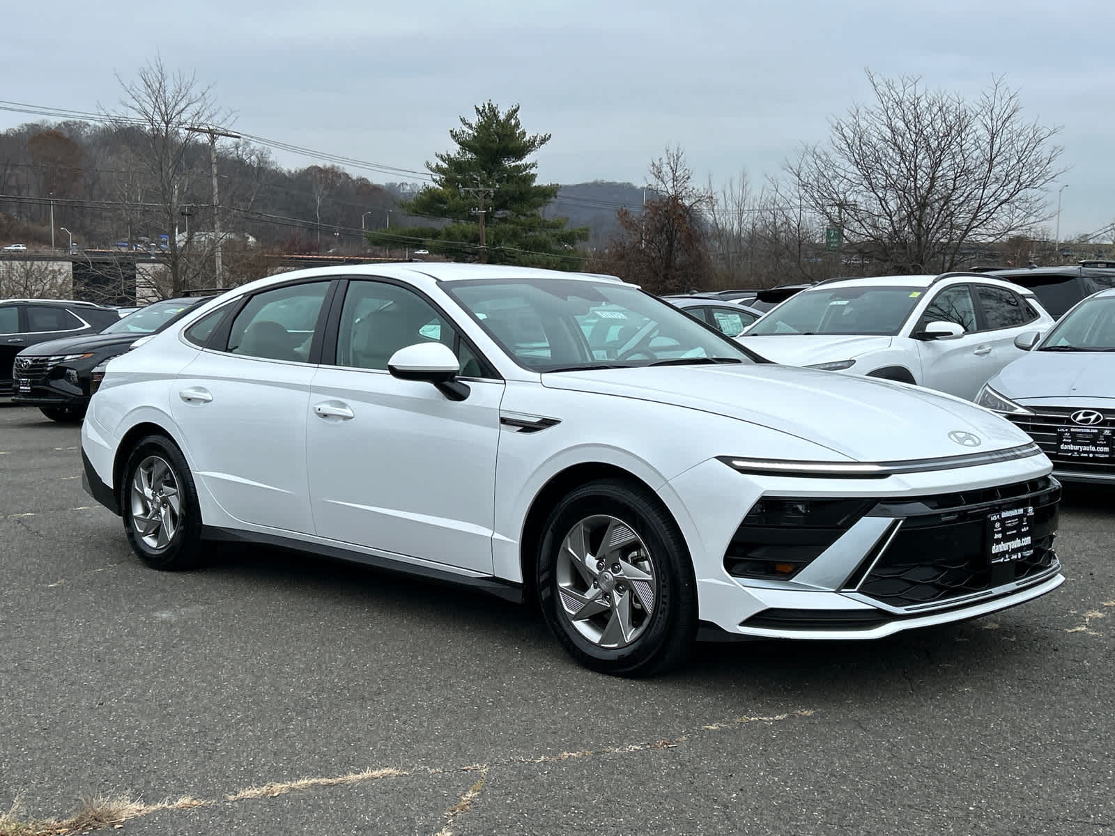 2025 Hyundai Sonata SE's photo