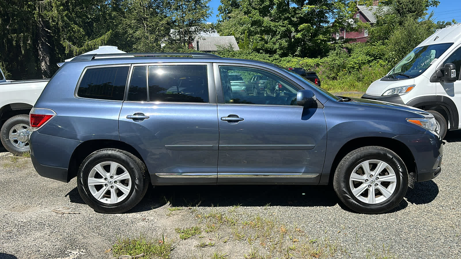 Used 2013 Toyota Highlander Base with VIN 5TDBK3EH2DS233951 for sale in Danbury, CT