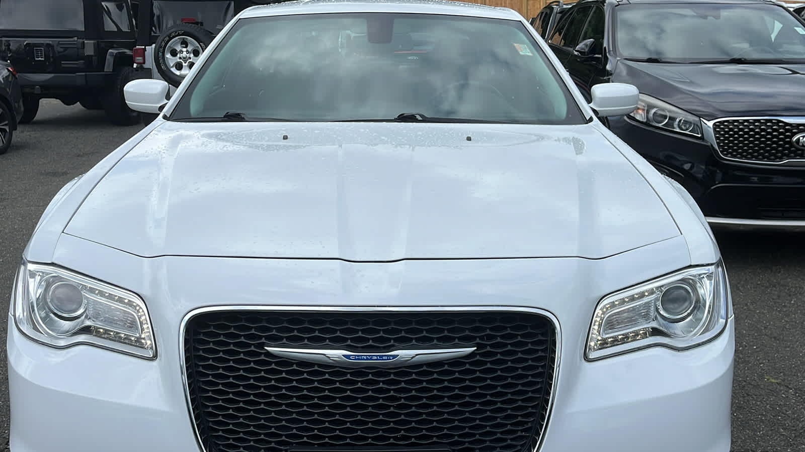 Certified 2022 Chrysler 300 Touring with VIN 2C3CCARG9NH139724 for sale in Danbury, CT