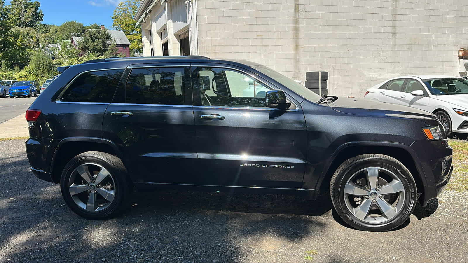 Used 2016 Jeep Grand Cherokee Overland with VIN 1C4RJFCG5GC404825 for sale in Danbury, CT