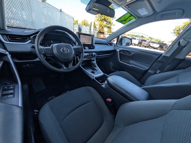 2024 Toyota RAV4 LE photo 4