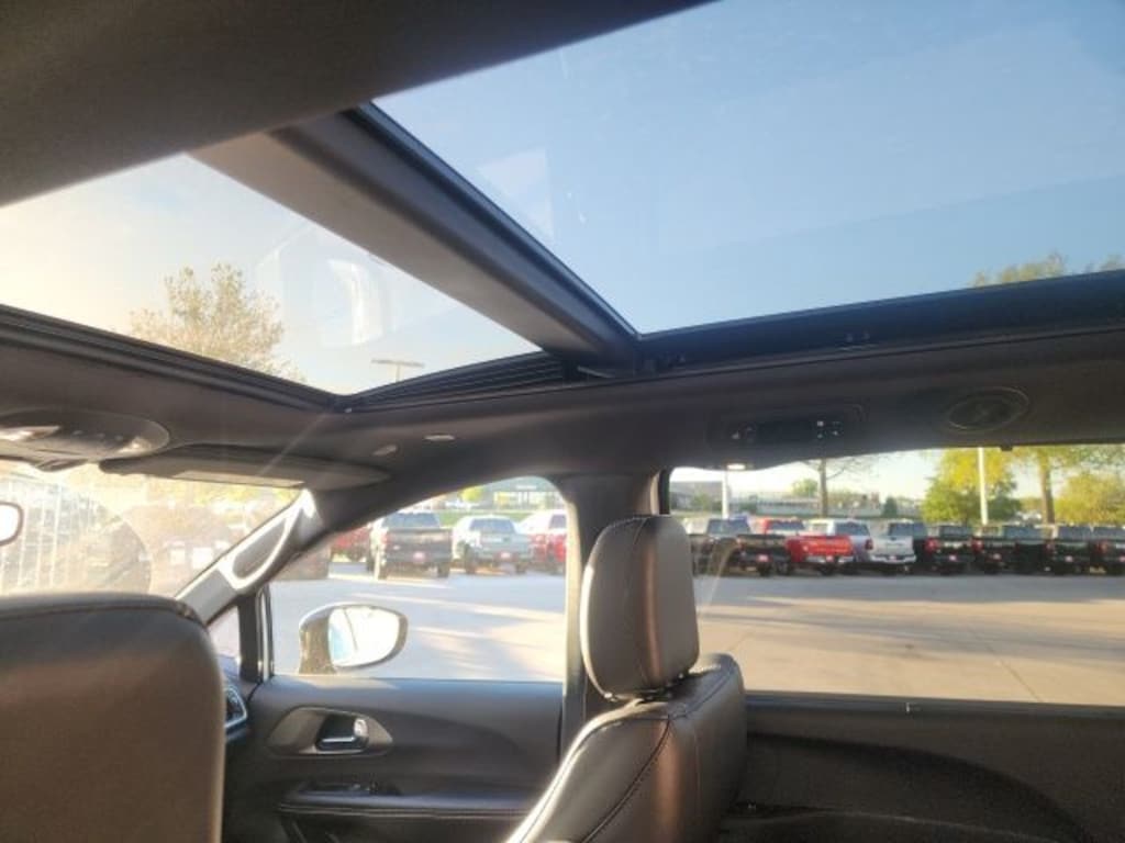 New 2027 Chrysler Pacifica Select Passenger Van