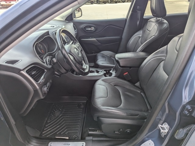 Used 2021 Jeep Cherokee Limited with VIN 1C4PJMDX6MD212426 for sale in Waterloo, IA