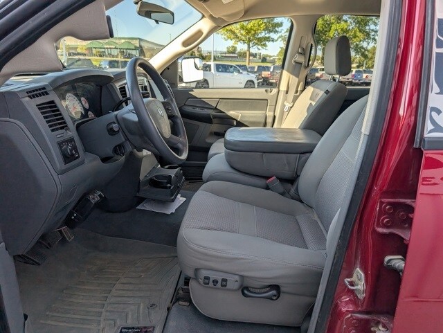 2008 Dodge Ram SLT photo 2