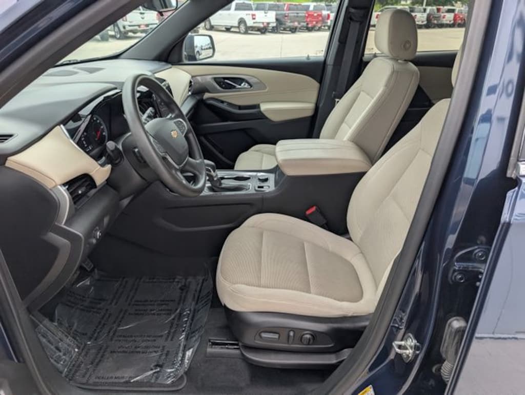 Used 2022 Chevrolet Traverse LS SUV