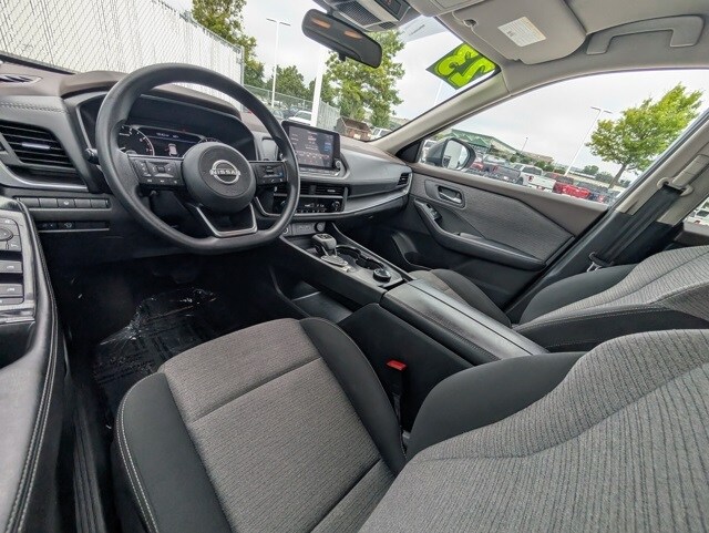 2023 Nissan Rogue SV photo 4
