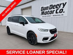 2026 Chrysler Pacifica Select Passenger Van
