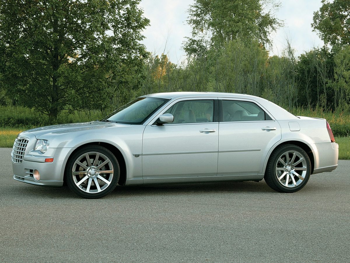 2005 Chrysler 300 C's photo