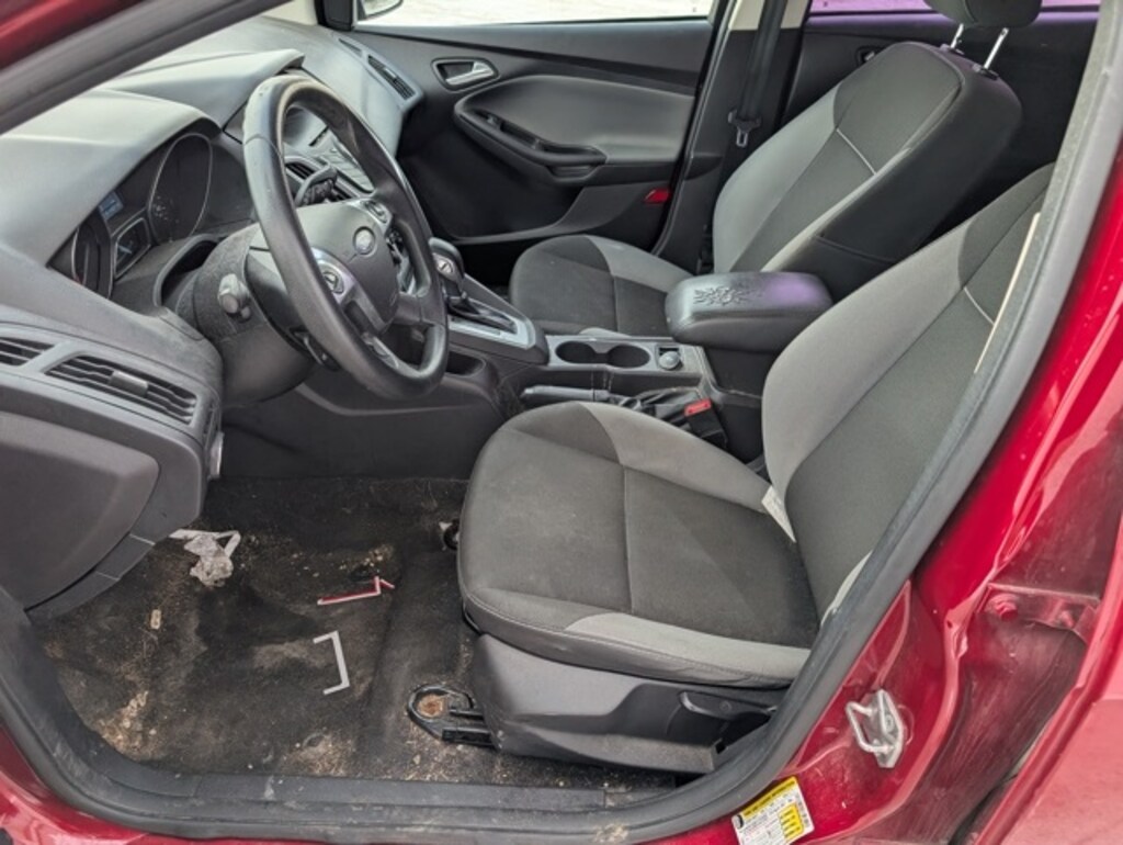 Used 2014 Ford Focus SE Hatchback