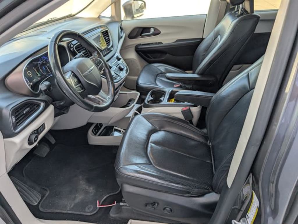 Used 2018 Chrysler Pacifica Touring L Plus Minivan/Van