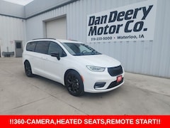 2026 Chrysler Pacifica Select Passenger Van