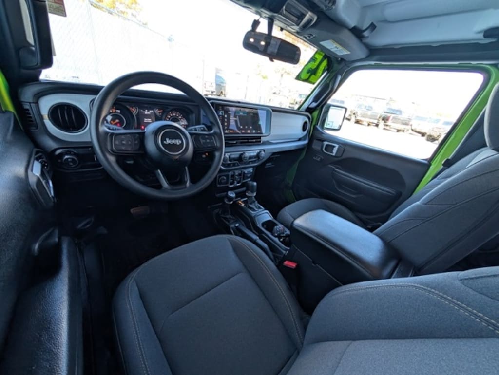 Used 2025 Jeep Gladiator Nighthawk Truck