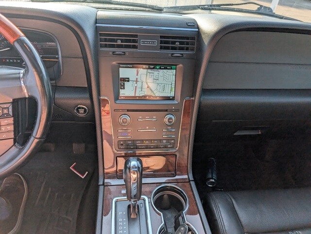 2015 Lincoln Navigator L photo 3