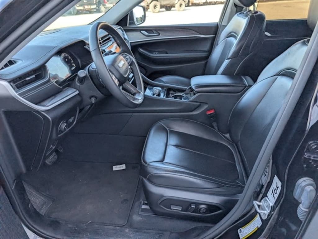 Used 2023 Jeep Grand Cherokee Limited SUV