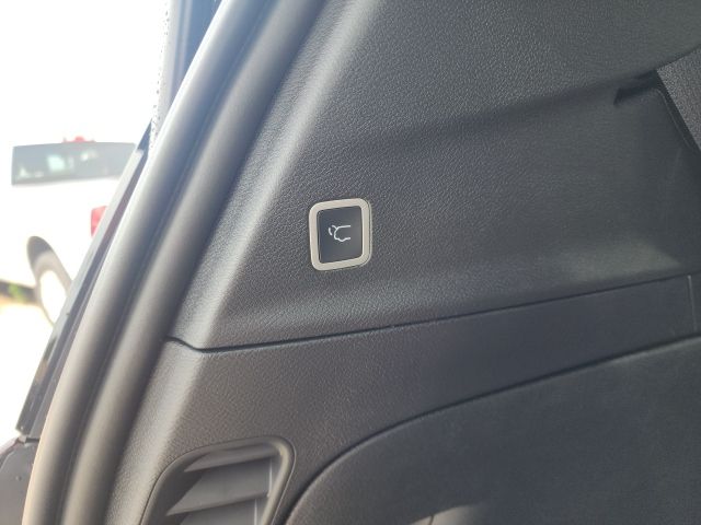 2026 Chrysler Pacifica Select - Photo 23