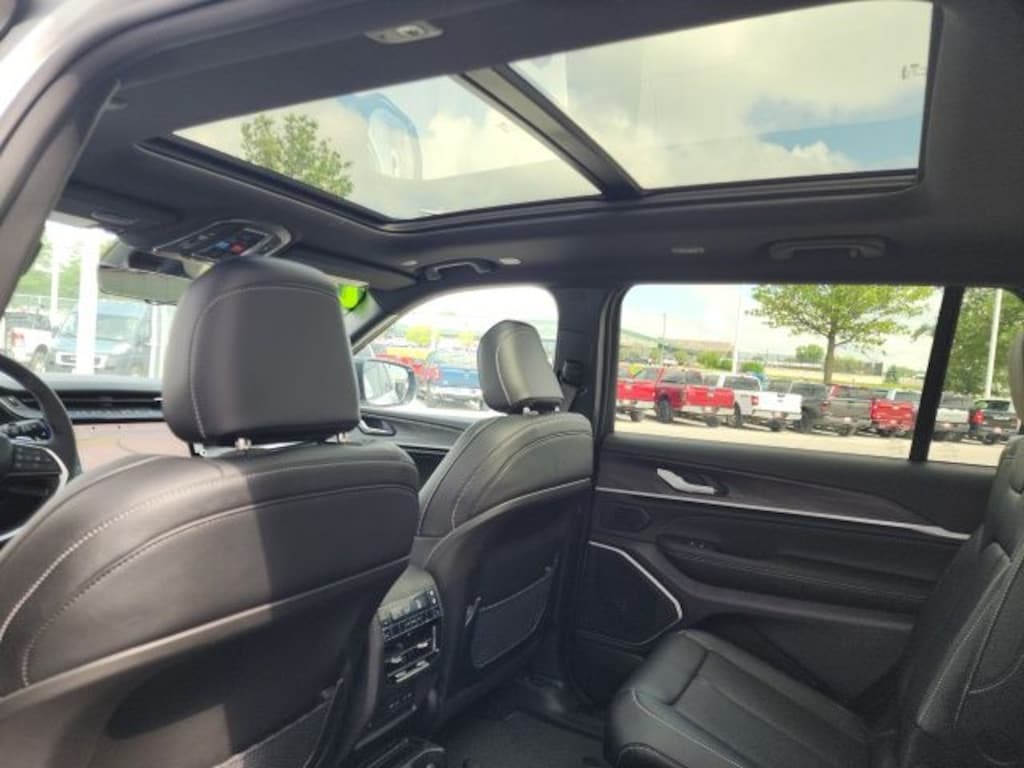 New 2026 Jeep Grand Cherokee L Limited Sport Utility