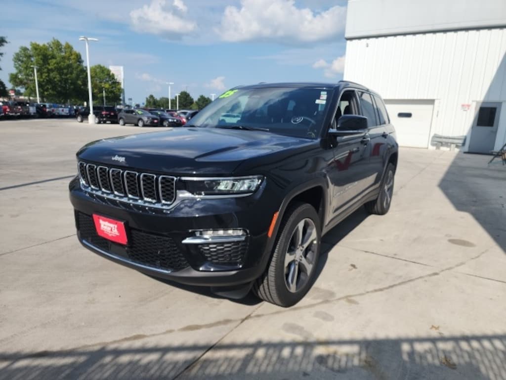 New 2025 Jeep Grand Cherokee Limited Sport Utility