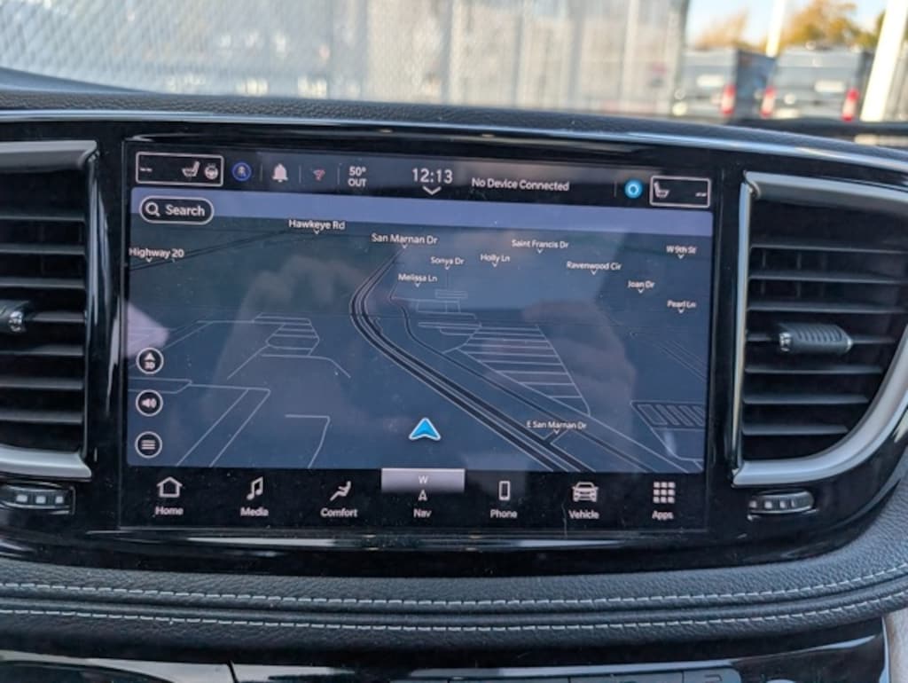 Used 2024 Chrysler Pacifica Touring L Minivan/Van