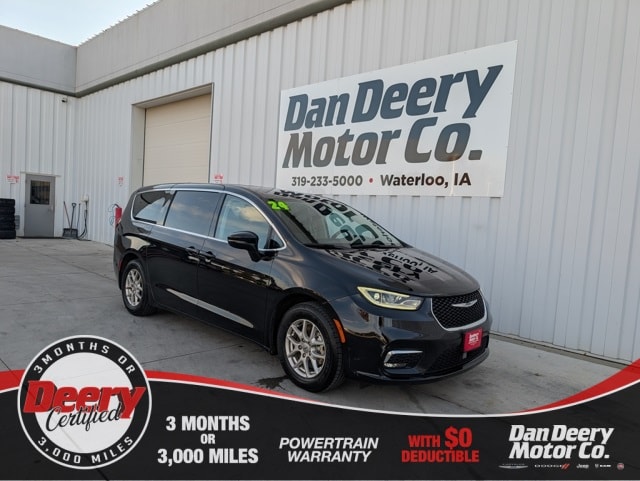 2024 Chrysler Pacifica Touring L's photo