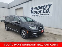 2026 Chrysler Pacifica Pinnacle Passenger Van