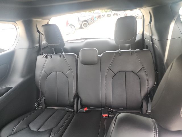 2026 Chrysler Pacifica Select - Photo 18