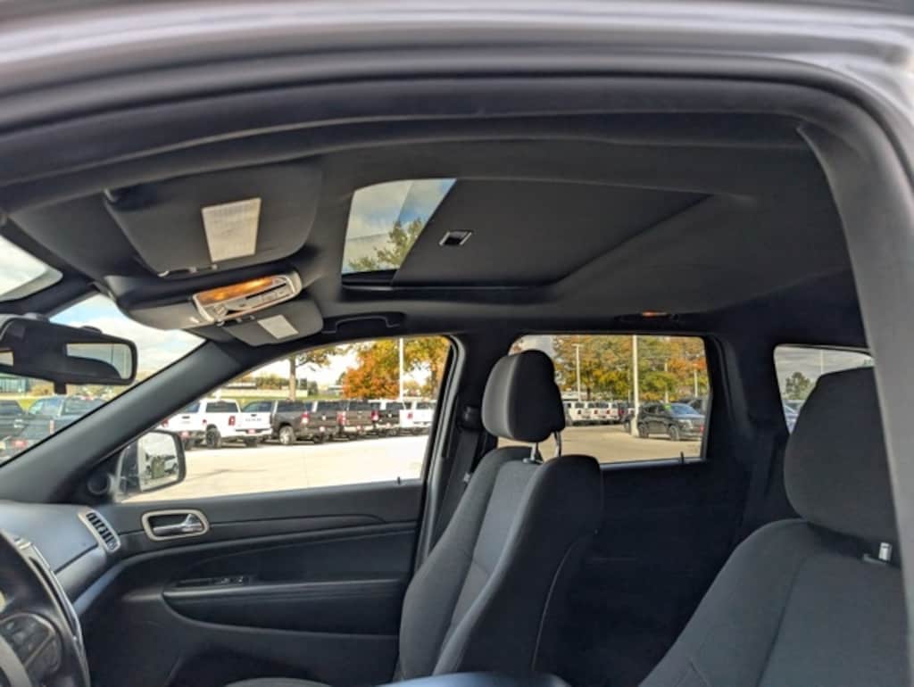 Used 2015 Jeep Grand Cherokee Laredo SUV