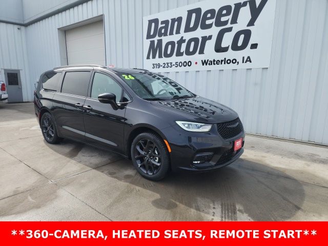 2026 Chrysler Pacifica Select's photo