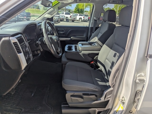 Used 2018 Chevrolet Silverado 1500 LT with VIN 1GCVKREC3JZ173662 for sale in Waterloo, IA