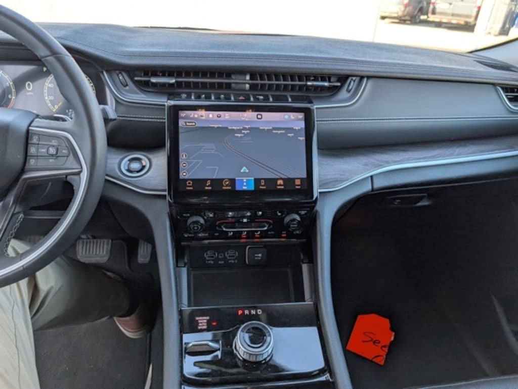 Used 2023 Jeep Grand Cherokee Limited SUV