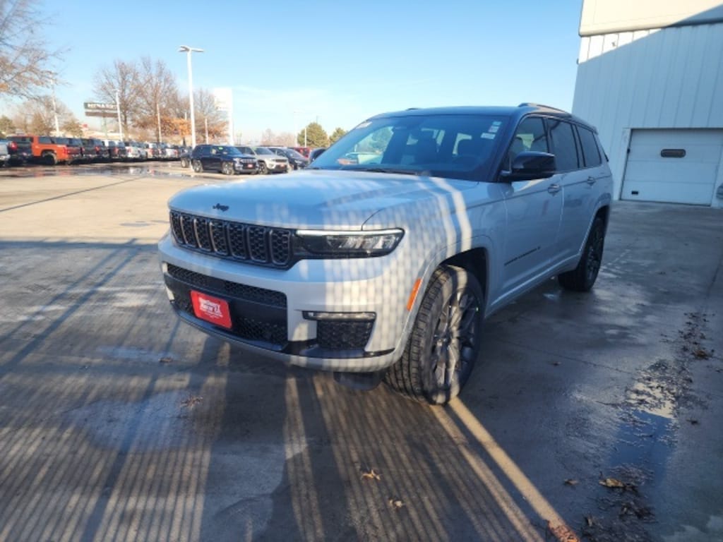 New 2025 Jeep Grand Cherokee L Summit Sport Utility