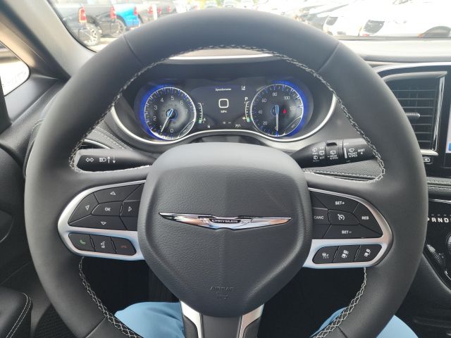 2026 Chrysler Pacifica Select - Photo 14