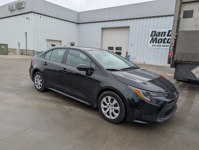 2023 Toyota Corolla LE's photo