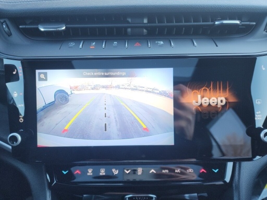 New 2026 Jeep Grand Cherokee Laredo Sport Utility