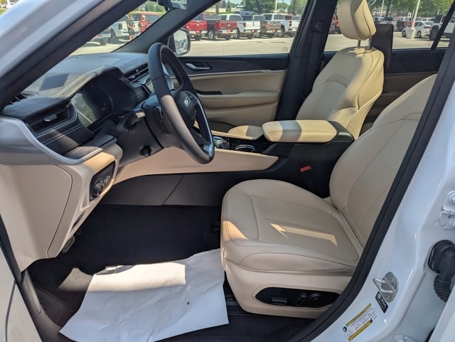 Used 2023 Jeep Grand Cherokee L Limited with VIN 1C4RJKBG0P8875391 for sale in Waterloo, IA