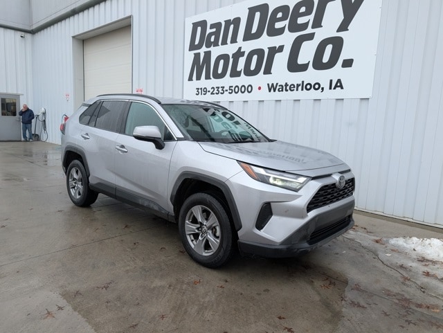 2024 Toyota RAV4 XLE's photo