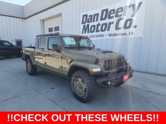 2026 Jeep Gladiator Pickup 