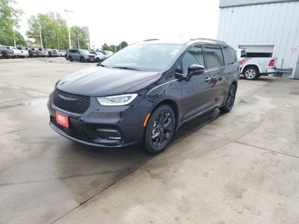 New 2026 Chrysler Pacifica Select Passenger Van
