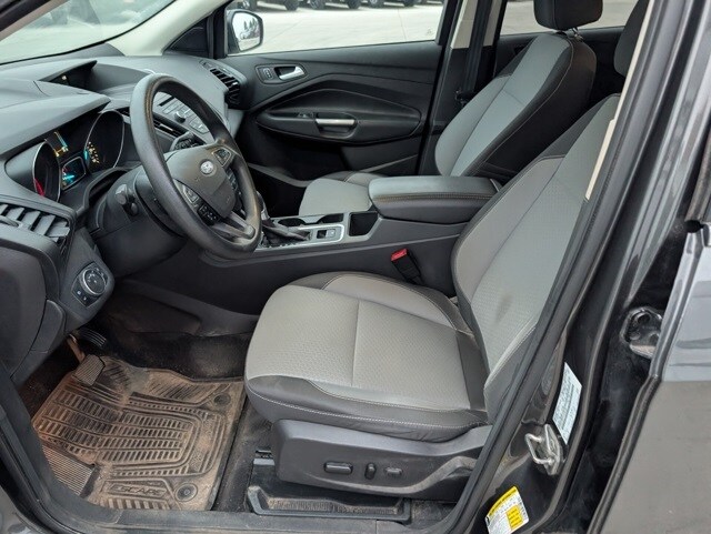 2017 Ford Escape SE photo 2