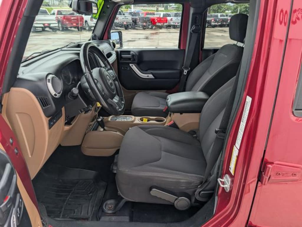 Used 2013 Jeep Wrangler Unlimited Rubicon SUV