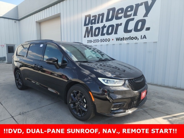 2026 Chrysler Pacifica Limited's photo