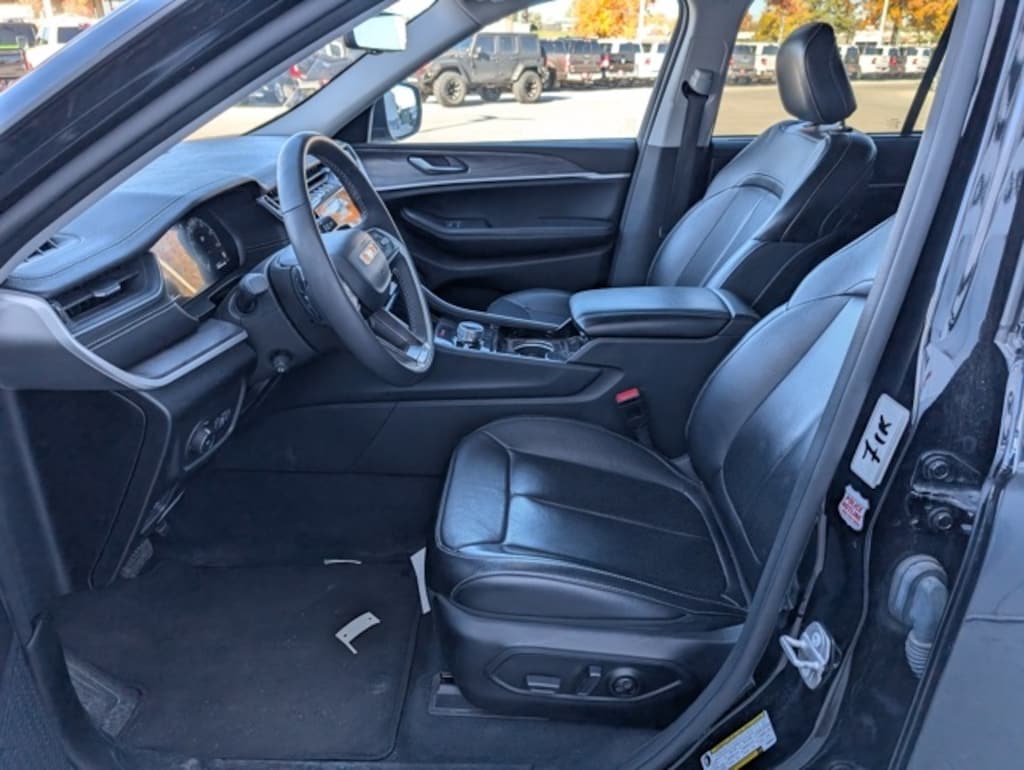 Used 2023 Jeep Grand Cherokee Limited SUV