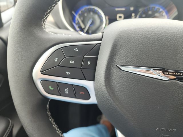 2026 Chrysler Pacifica Select - Photo 12