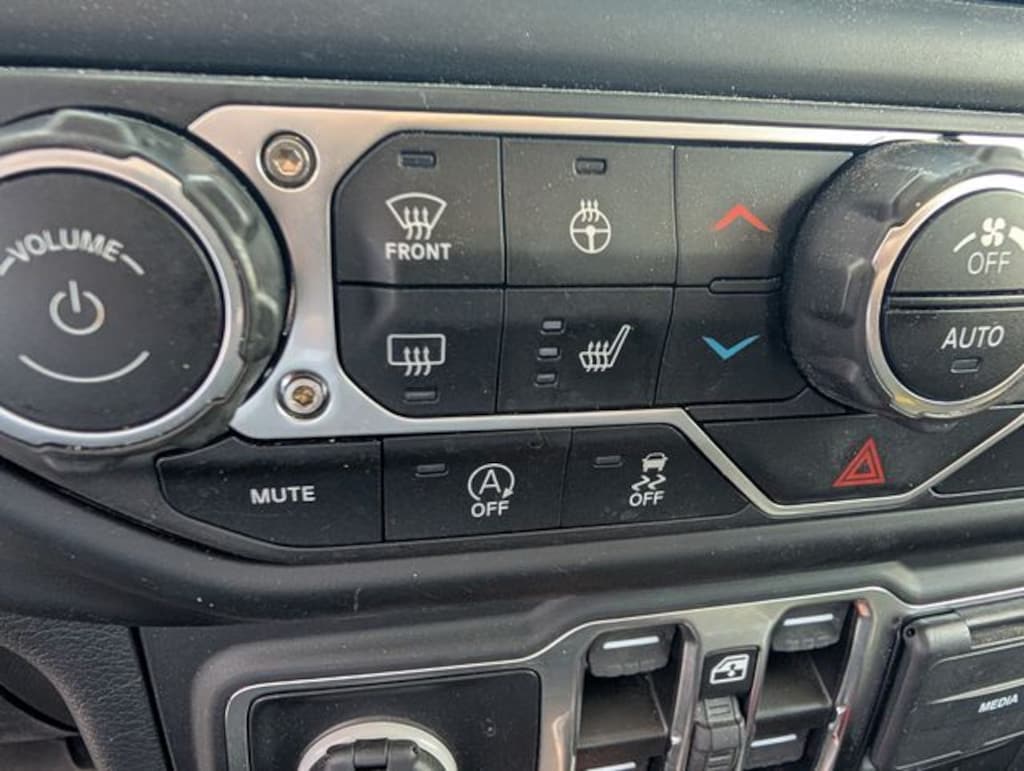 Used 2023 Jeep Gladiator Willys Truck