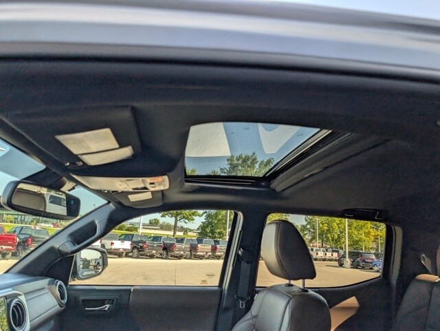 2018 Toyota Tacoma Limited photo 3