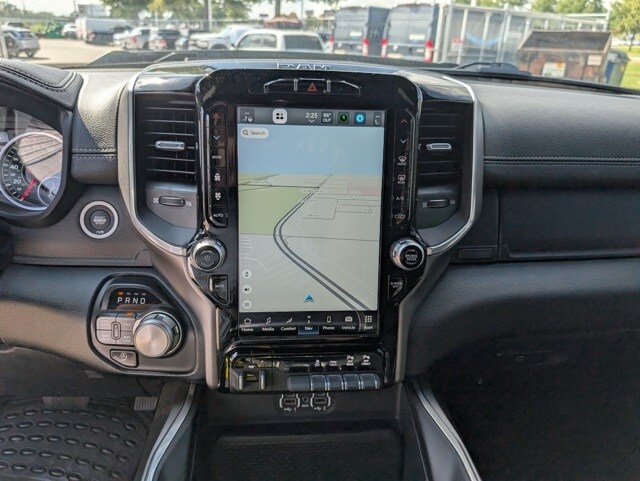 2022 Ram 1500 Laramie photo 3