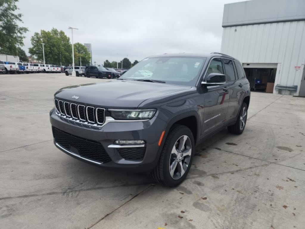 New 2025 Jeep Grand Cherokee Limited Sport Utility